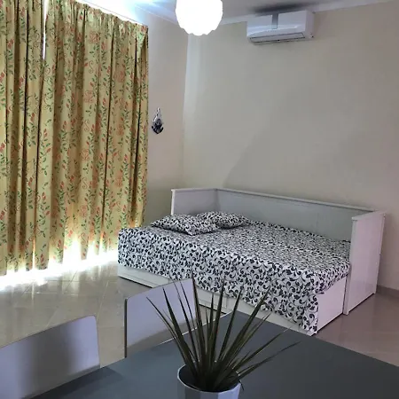 Apartamento Studio R. Infante Dom Henrique